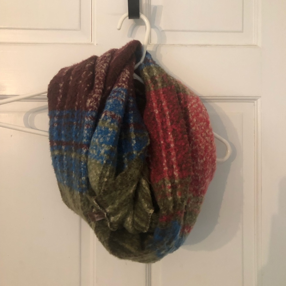Octavia Scarf